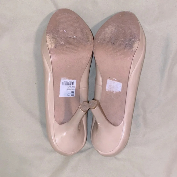 Nude Platform Pump Heels​​​​​​​​​​ - Picture 4 of 5